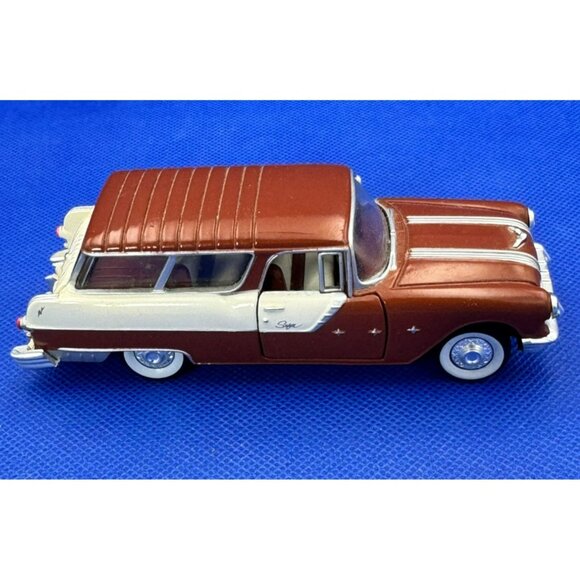 1955 Pontiac Safari Station Wagon & Oldsmobile 98 Starfire Convertible + Signs - Picture 10 of 16